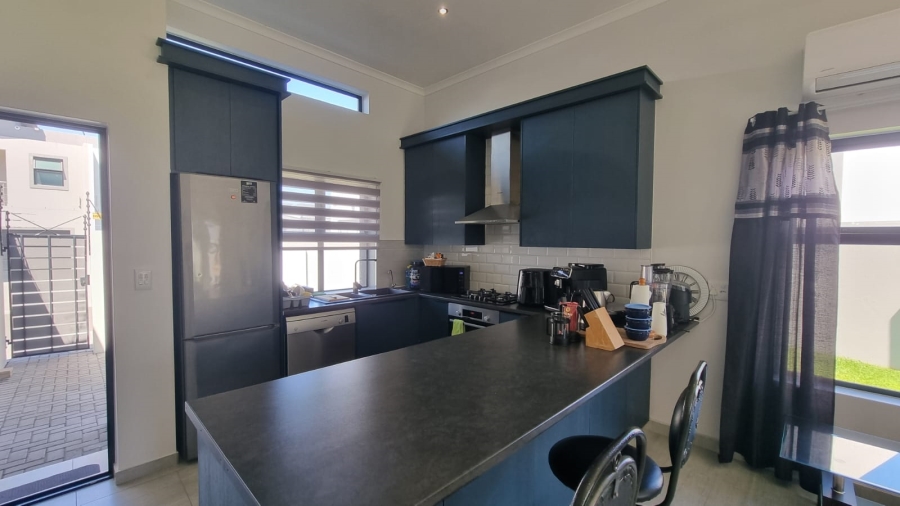 3 Bedroom Property for Sale in Sandown Western Cape